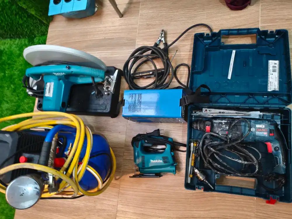 Satu set perkakas kerja