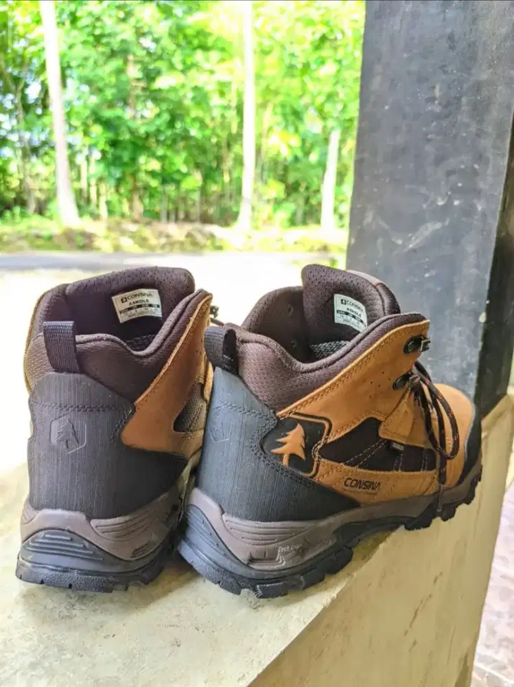 Consina Askole Like New