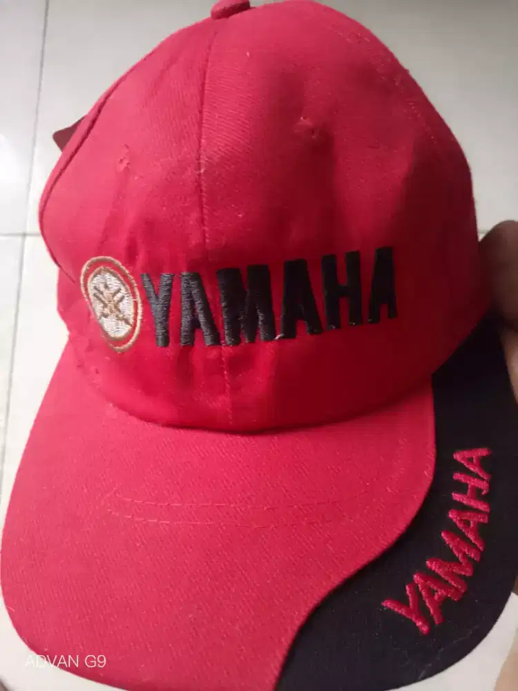 Topi merah Yamaha mantul