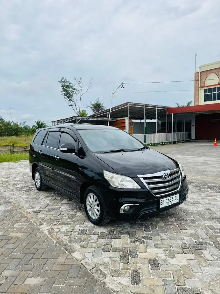 Kijang Innova V 2013 solae metic