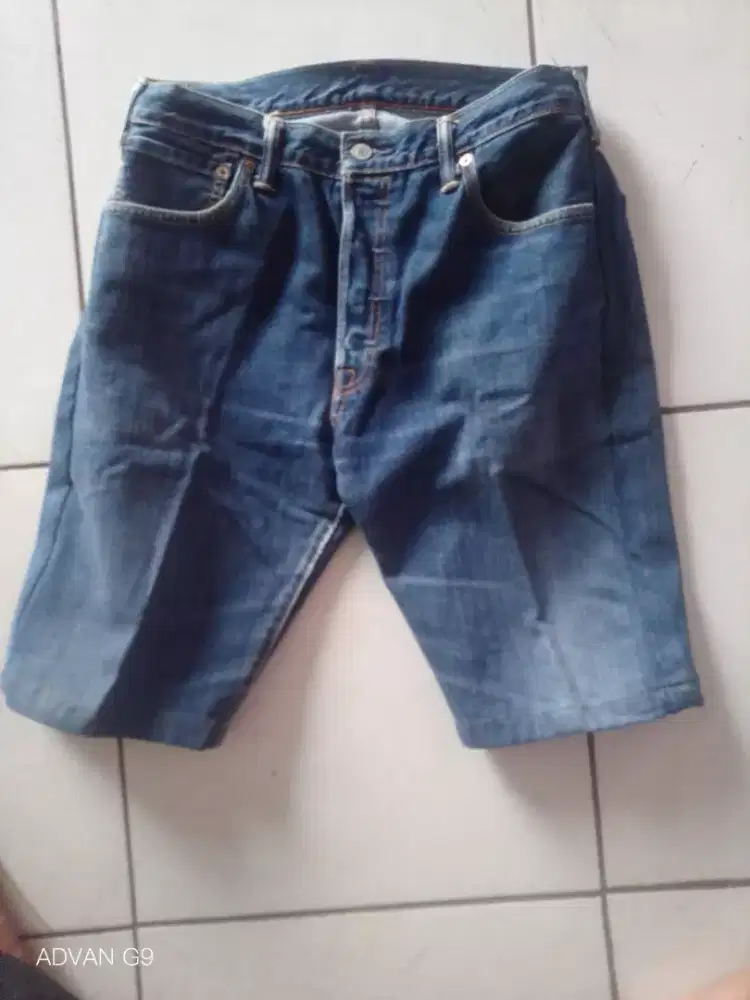 Celans pendek jeans Levi's ori size 34