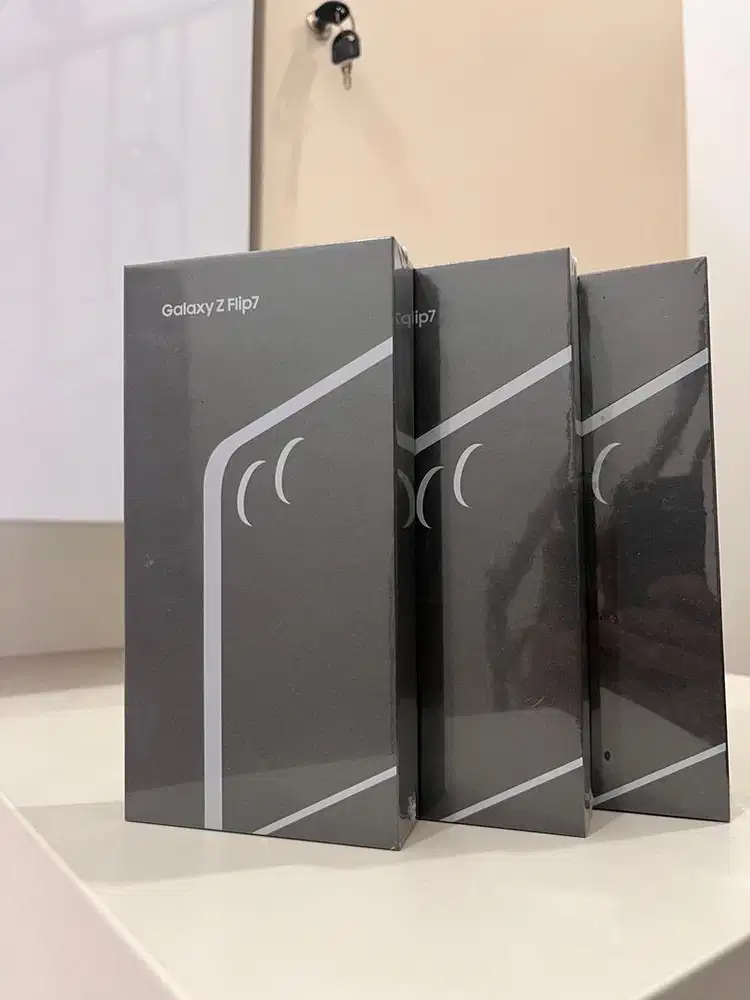 SAMSUNG GALAXY Z FLIP 7 12/256GB NEW