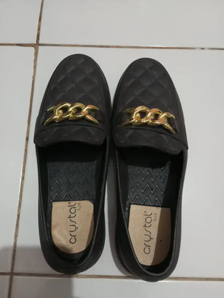 Flatshoes Hitam (Karet)