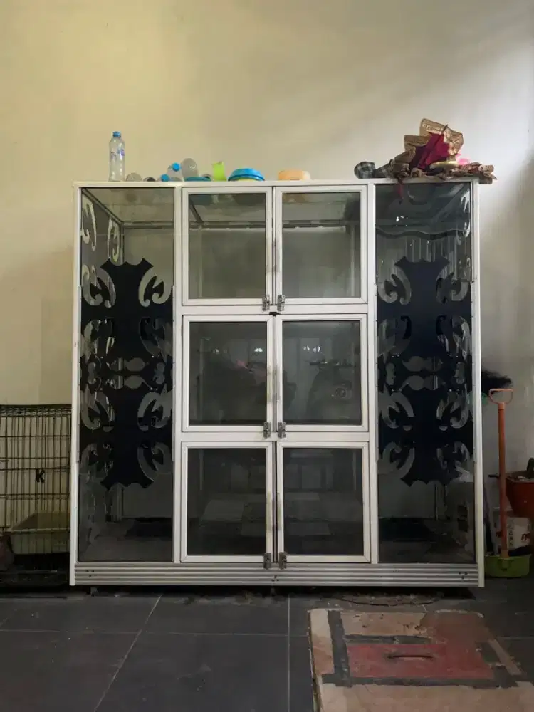 Dijual Kandang Kucing Kaca + List Alumunium 6 Pintu – Kokoh & Elegan