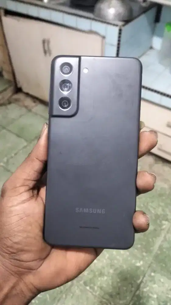 Dijual samsung S21 FE siapa cepat dia dapat minat langsung hubin