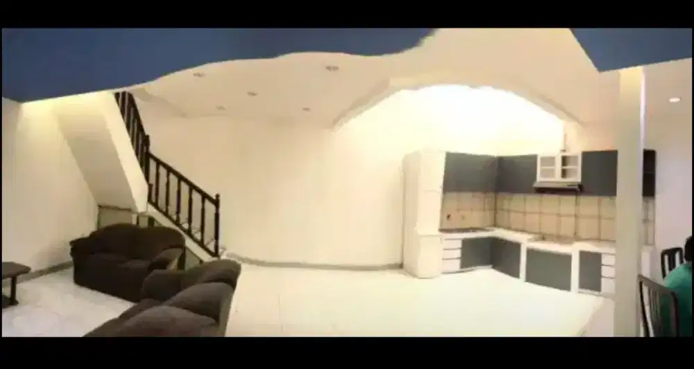 DIJUAL Rumah 135 m2 lantai 3 (rooftop) 2.8M diskon 250jt untuk renov