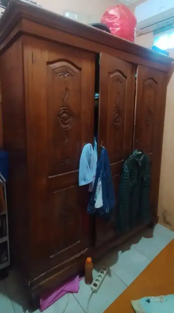 Lemari Pakaian Full Jati