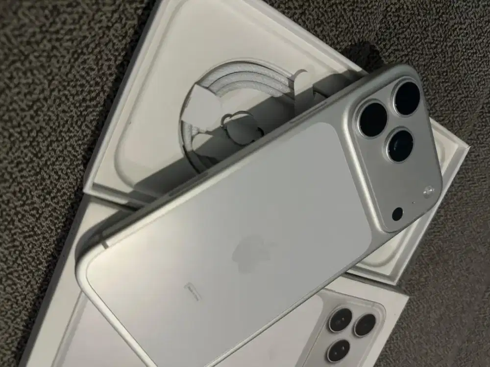 iphone 17 pro max silver ibox