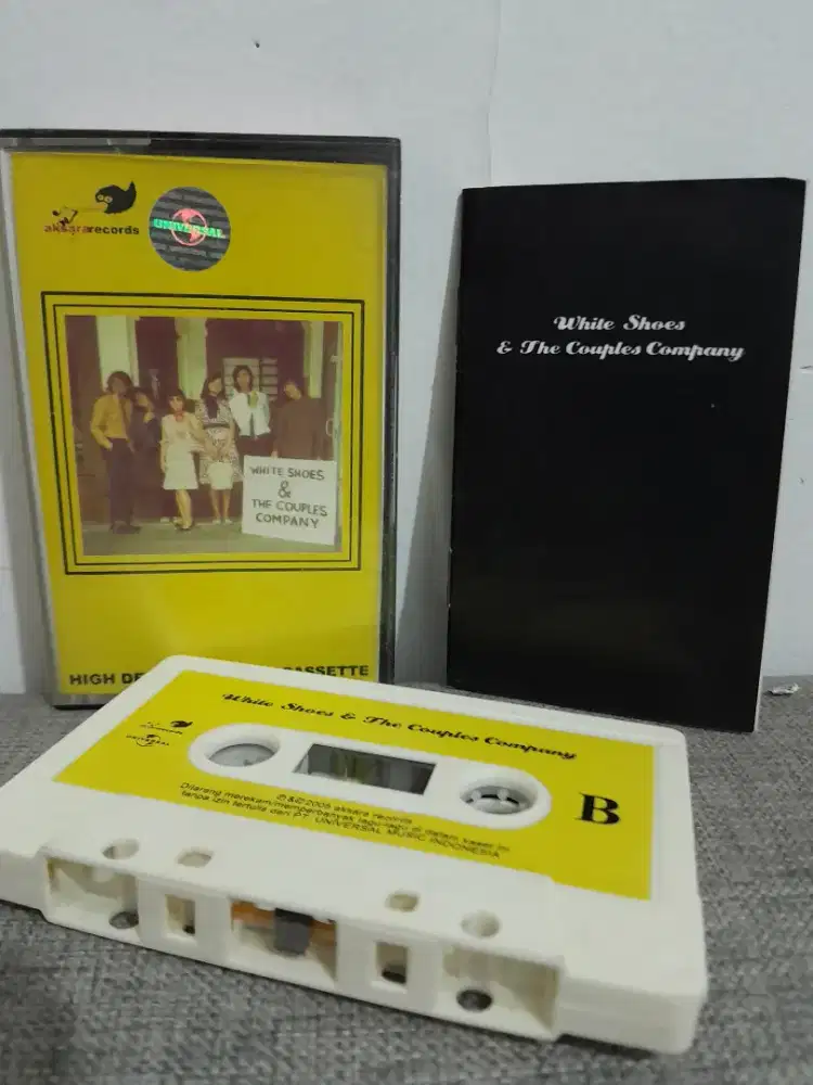 Kaset White Shoes & The Couples Company