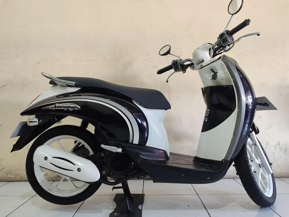 Scoopy 2010 istimewa mulus terawat siap pakai...