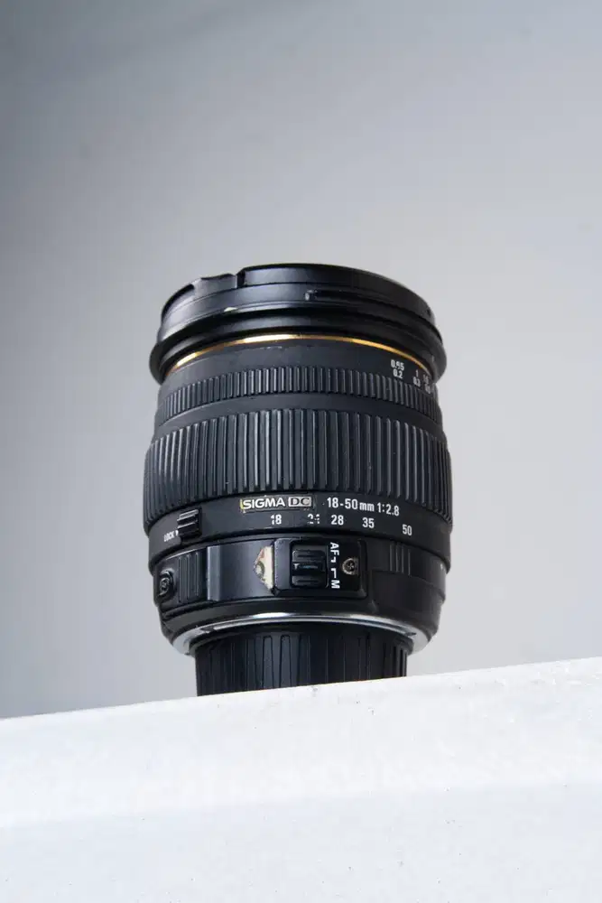 Lensa Sigma 18-50mm f/2.8