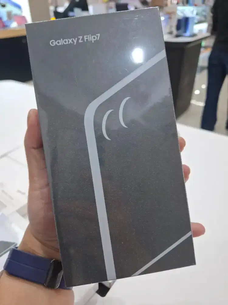 Samsung Galaxy ZFLIP 7 12/512