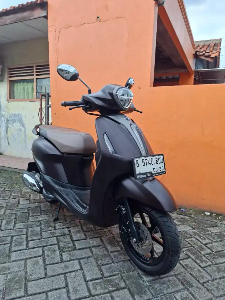 Yamaha filano Lux 2025 Magma Black istimewa Bergrnsi