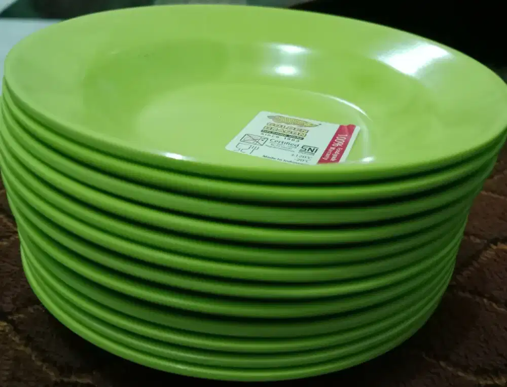 Piring kecil milamin