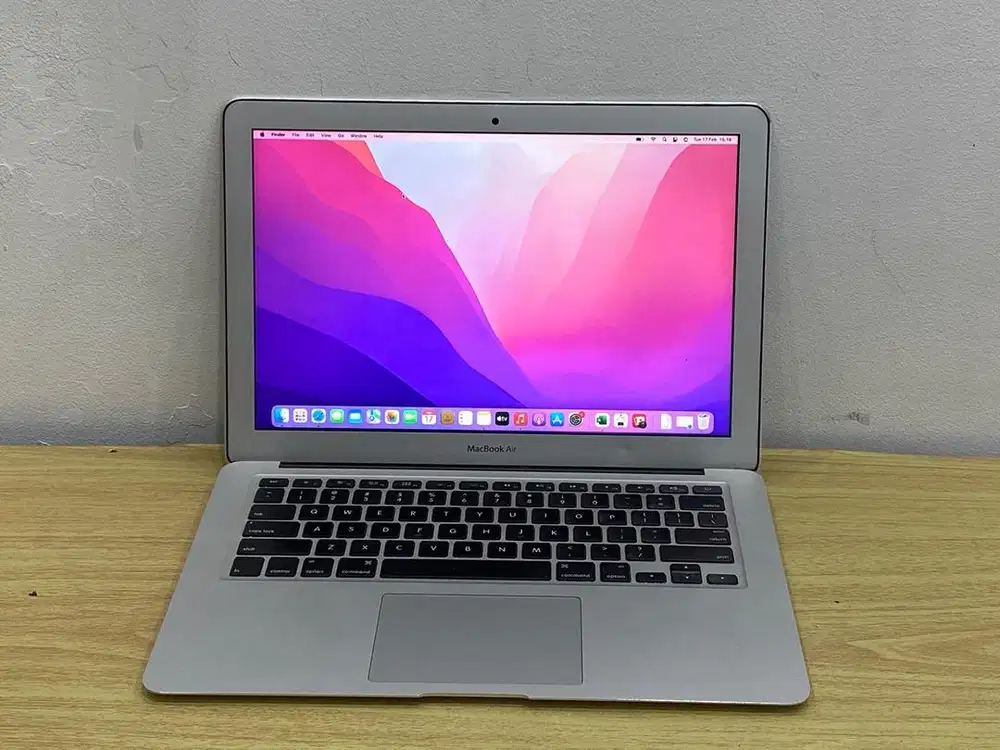 Macbook Air (13-inch, Early 2015)  Ram 8 GB SSD 128 GB