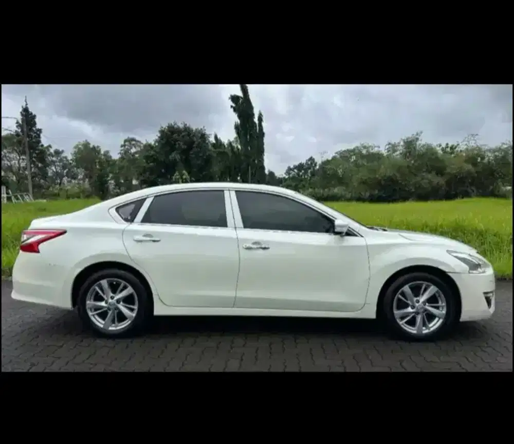 Sewa Mobil Pengantin Nissan Teana - Elegan & Nyaman