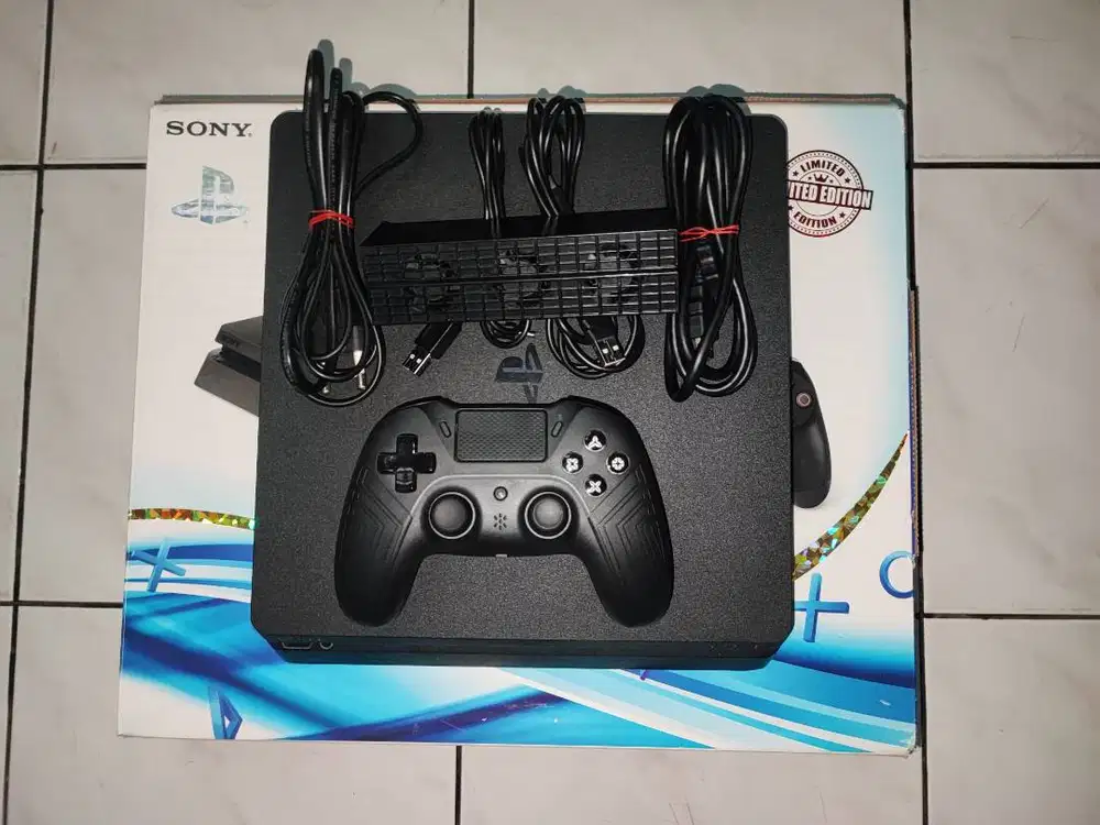 PlayStation 4 / PS4 Slim 500 GB ORI