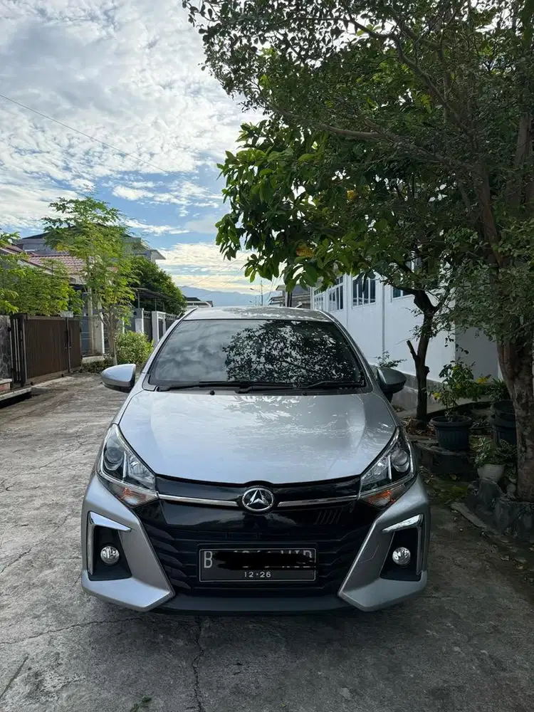 Dijual mobil ayla tipe R manual