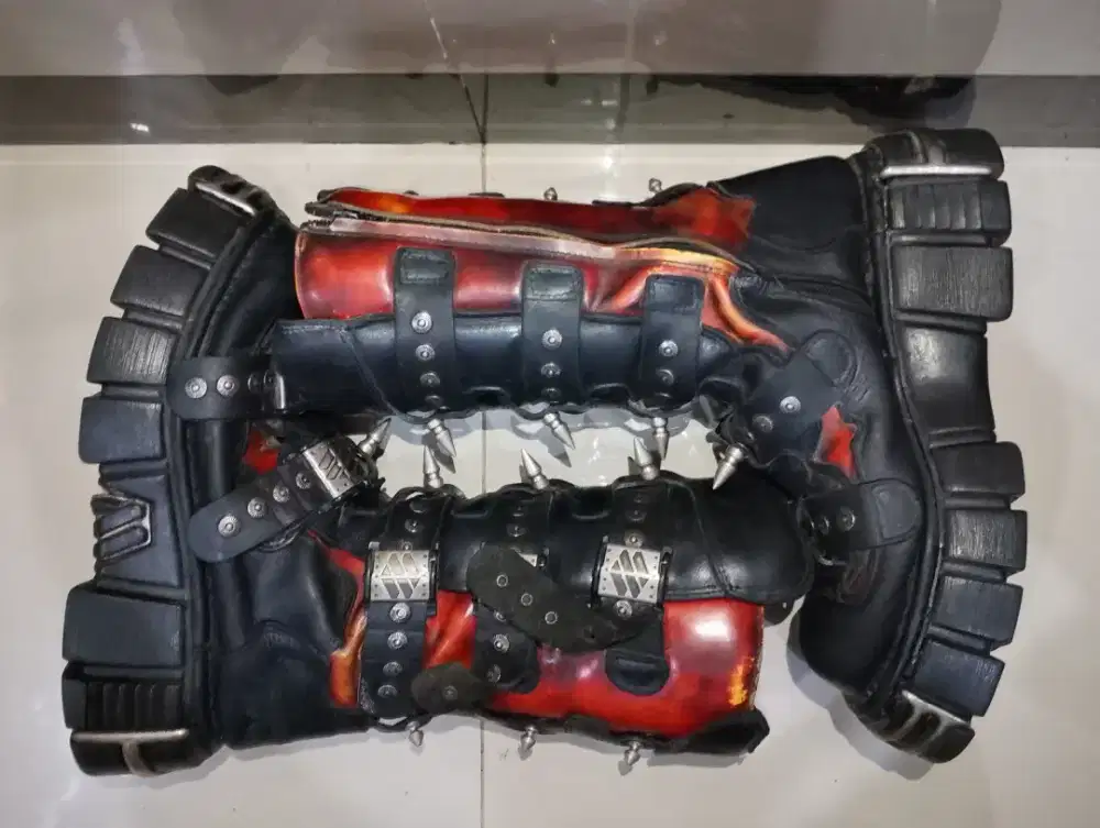 SEPATU BOOTS NEWROCK SIZE 41