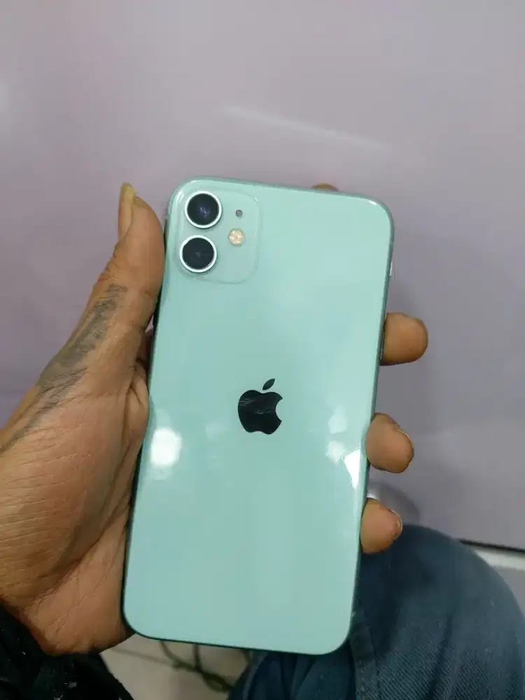 Iphone 11 128gb all operator  minus kamera