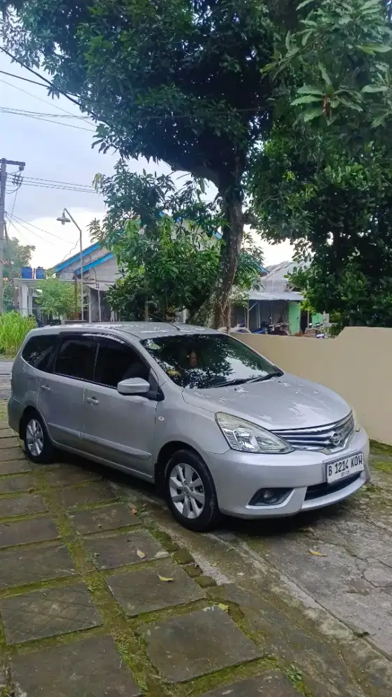 BU Nisan Grand Livina 1.5 XV MT facelift 2013