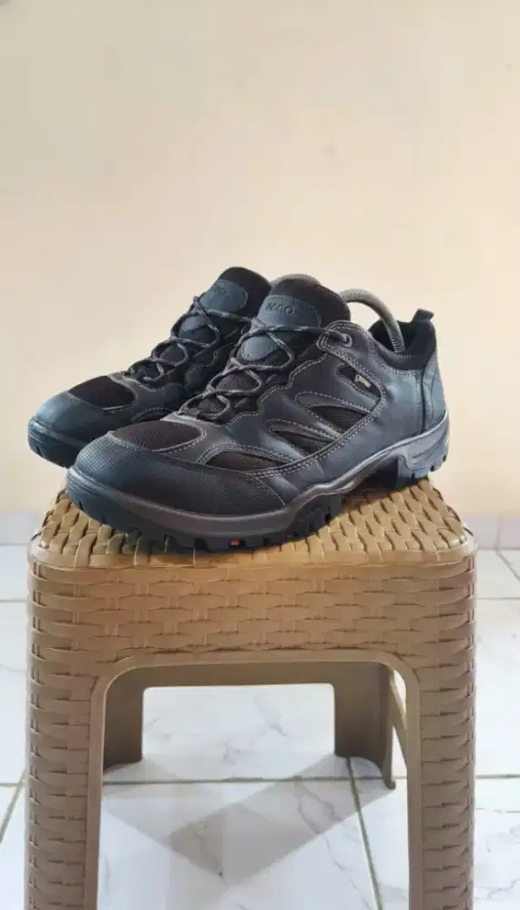 Sepatu Ecco Goretex Size 43 original