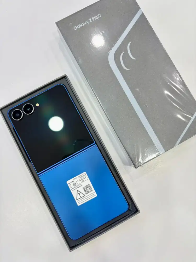 PROMO Z FLIP7 12/256 GB GARANSI RESMI SEIN