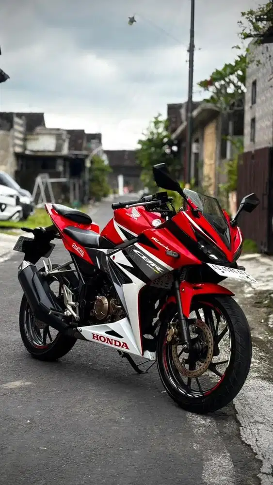 HONDA CBR 150R KM Rendah Siap Pakai