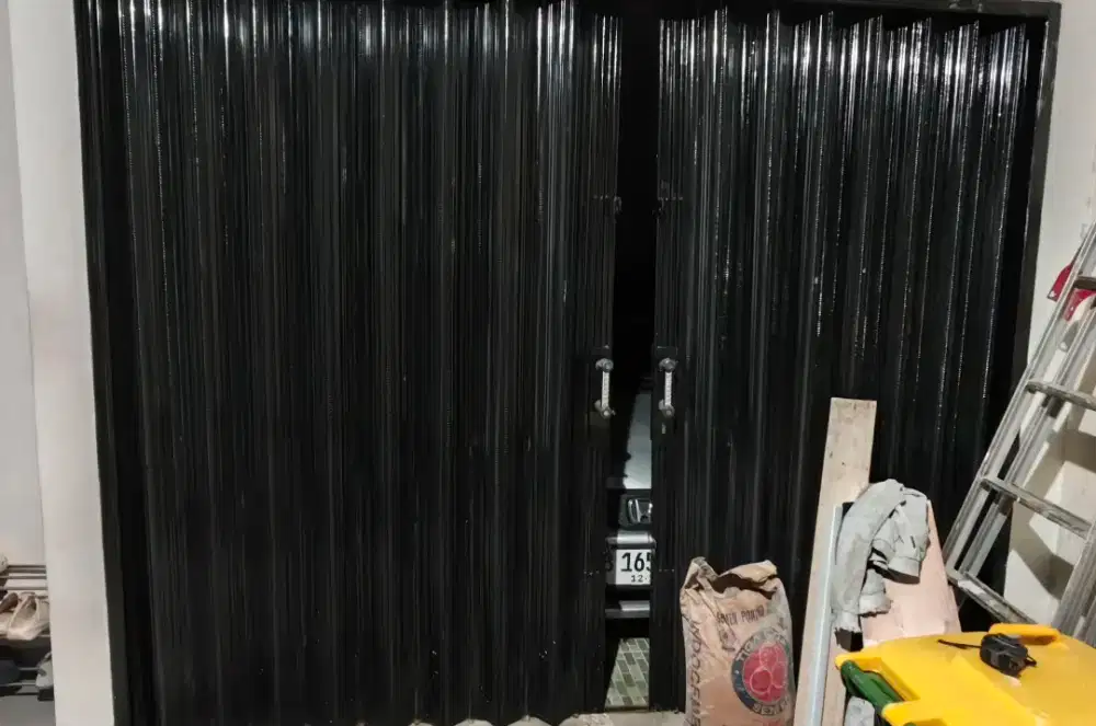 Folding door folding gate rollingdoor