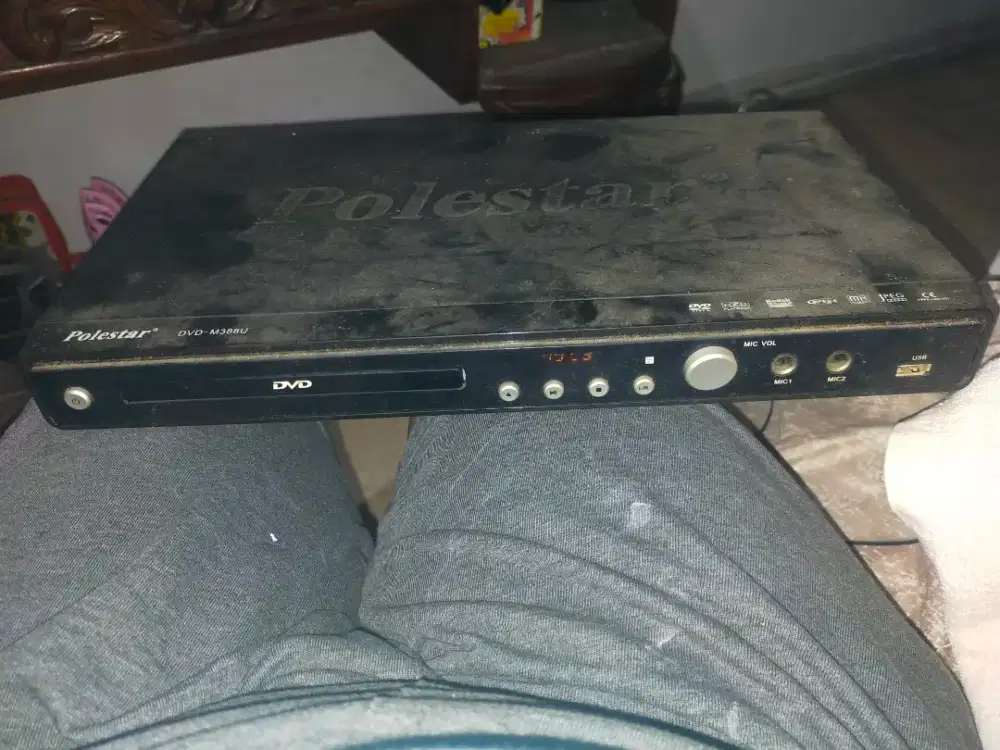 DVD player merek polestar nyala normal