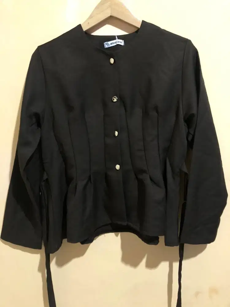 satu set baju wanita