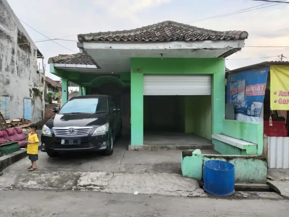 Dijual Rugi Rumah dg Tanah Luas