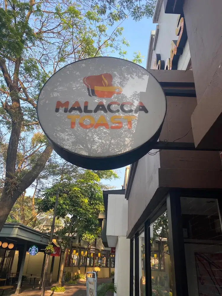 Server / Pelayan Resto