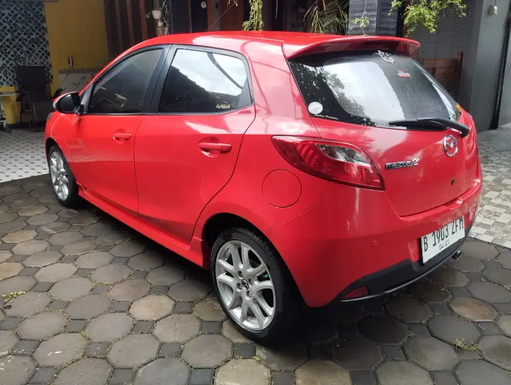 Mazda 2 R matic 2013