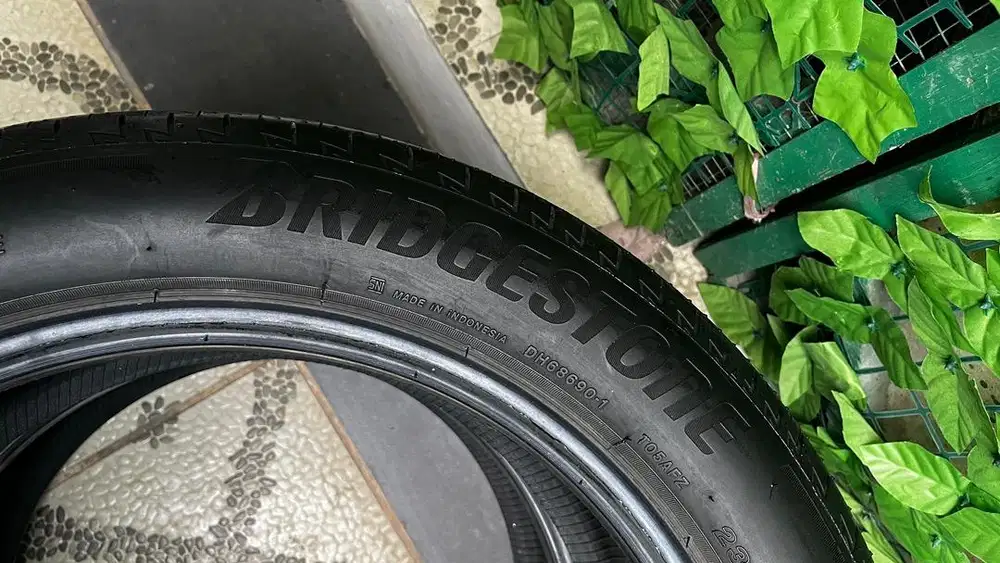 Ban Bridgestone Turanza 235 50 R18