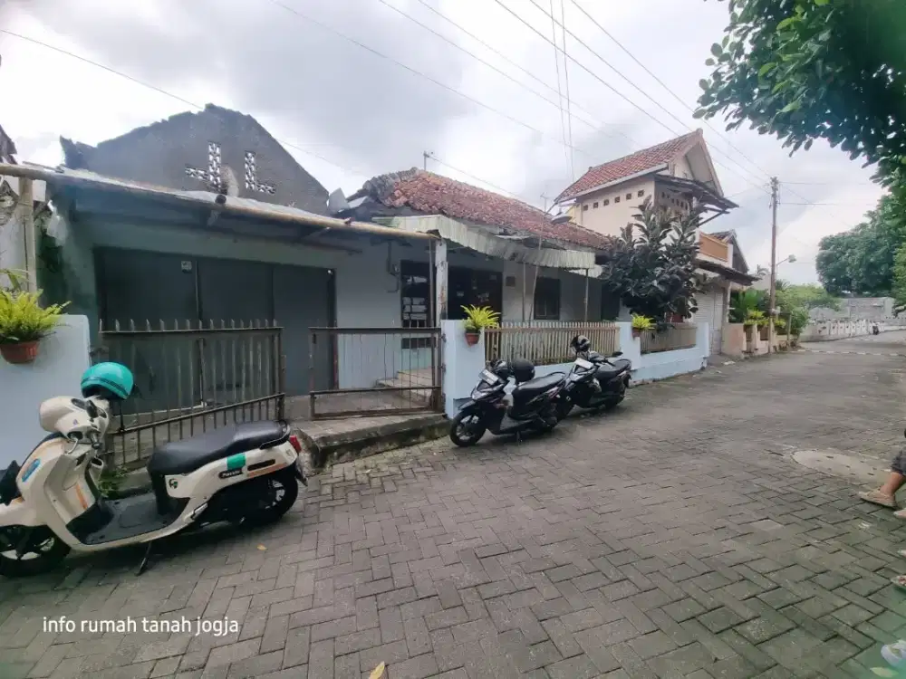 Jual tanah bonus rumah selatan jec gedongkuning