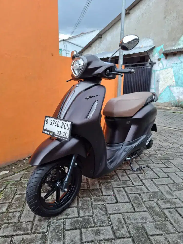 Yamaha filano Lux magma Black nik 2025 Bergrnsi