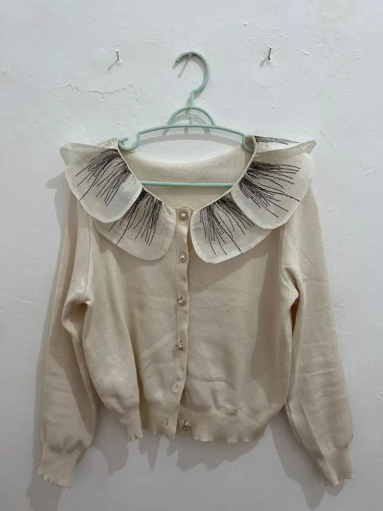 Prelove atasan knit cream