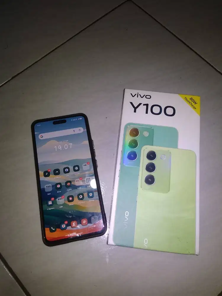 Vivo Y100 4G RAM 8+8 / 128 GB, 80 WATT