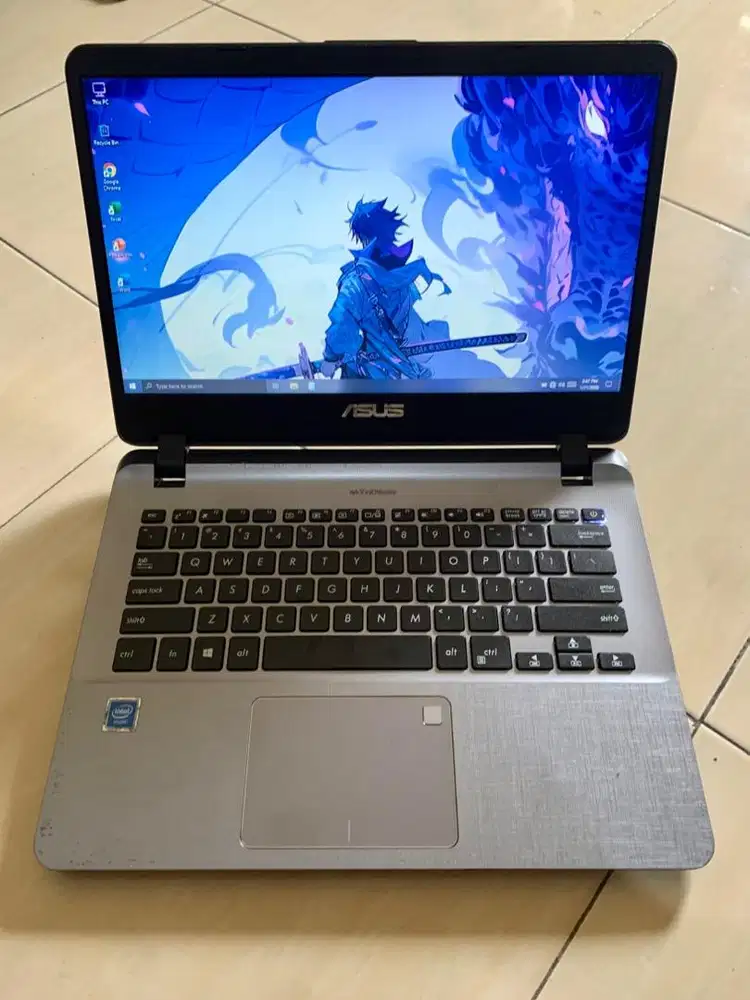 Laptop Asus Slim