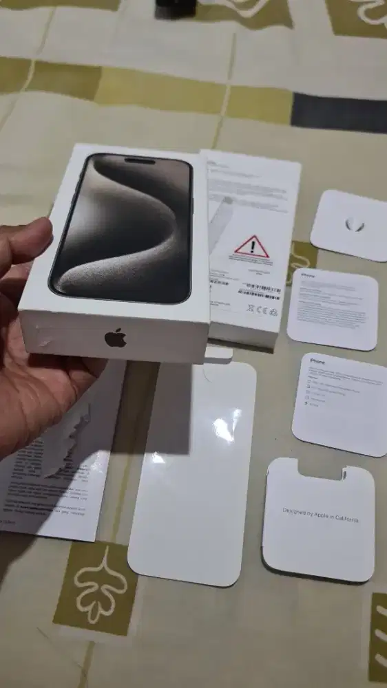 Dus / Box Iphone 15 Pro Original Bawaan Eks IBox 128 Gb