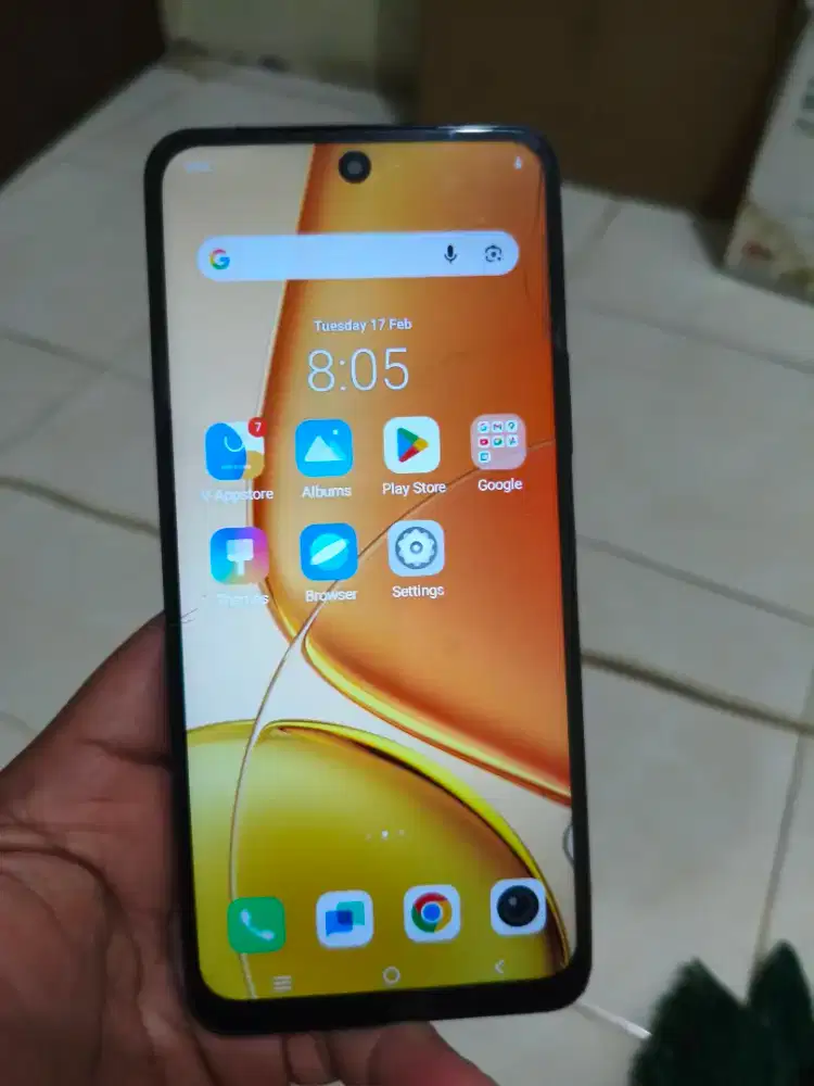 Vivo Y29  ram 8 internal 128 hp saja minus sesuai gambar retak