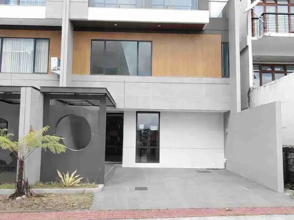 Rumah Mewah 3 Lantai Ada Kolam Renang Di Setra Duta Bandung Utara