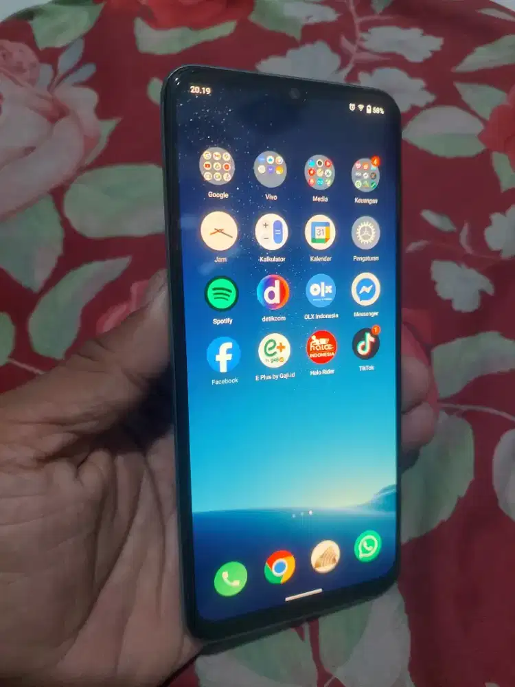 Vivo V20 Se NFC (V2022) Ram 8/128 Jaringan 4G LTE Mesin Normal Jaya