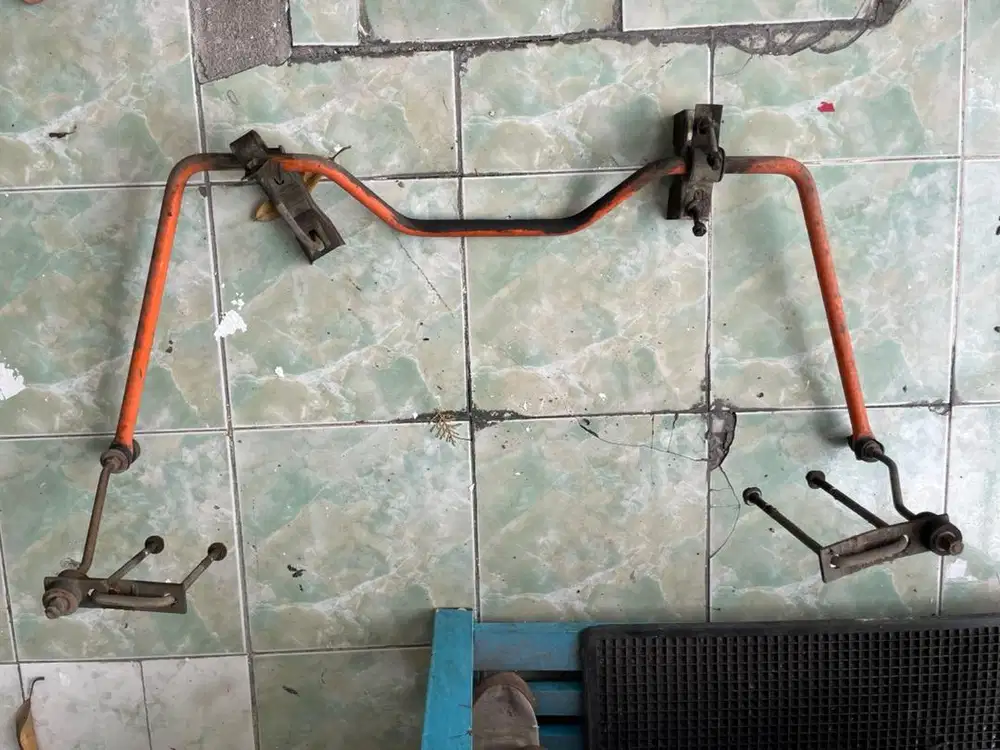 Stabilizer Belakang Innova