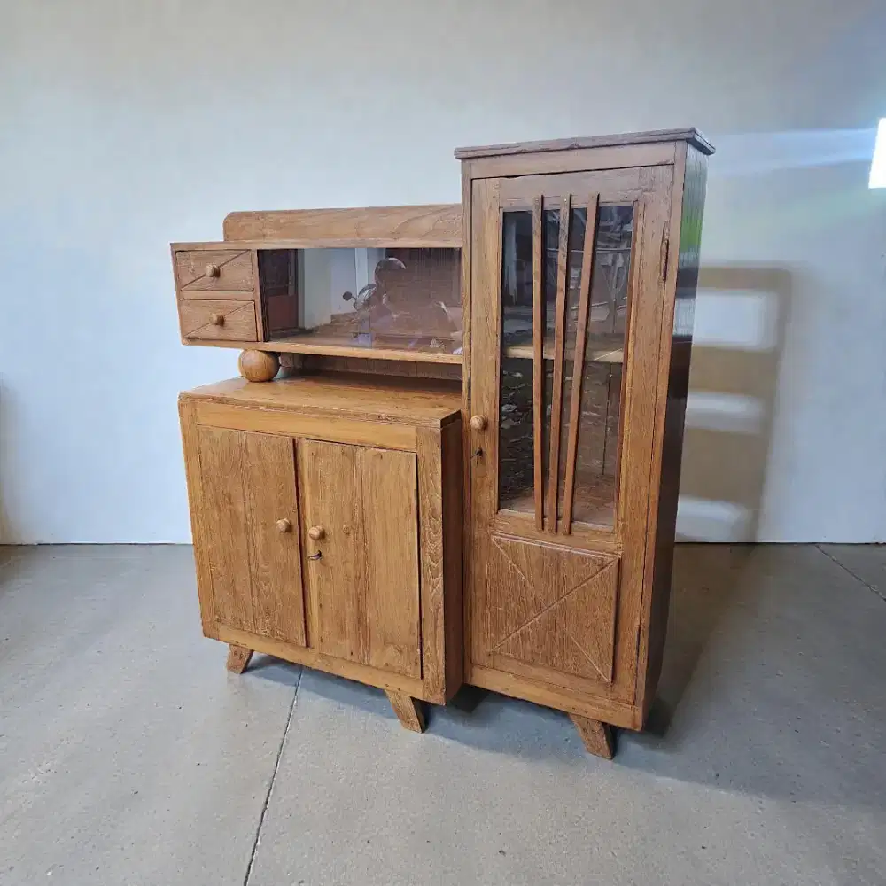 Buffet Bola 
jati tua
dimensi
P128cm T125cm L40cm