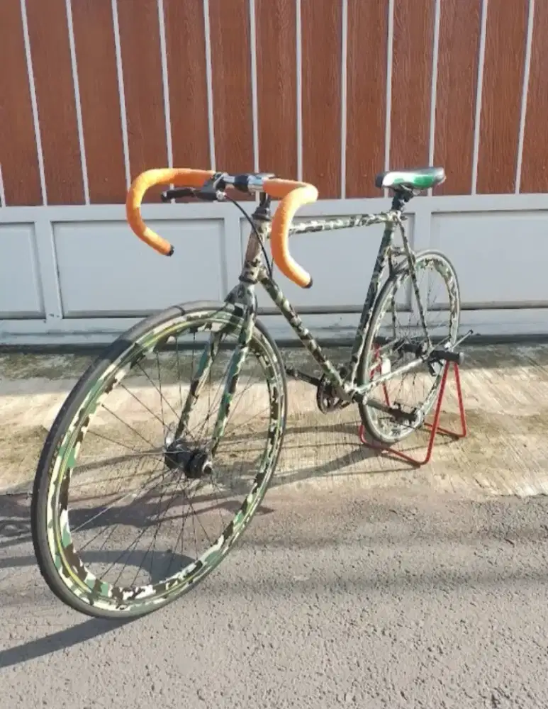SEPEDA FIXIE NGABUBURIT