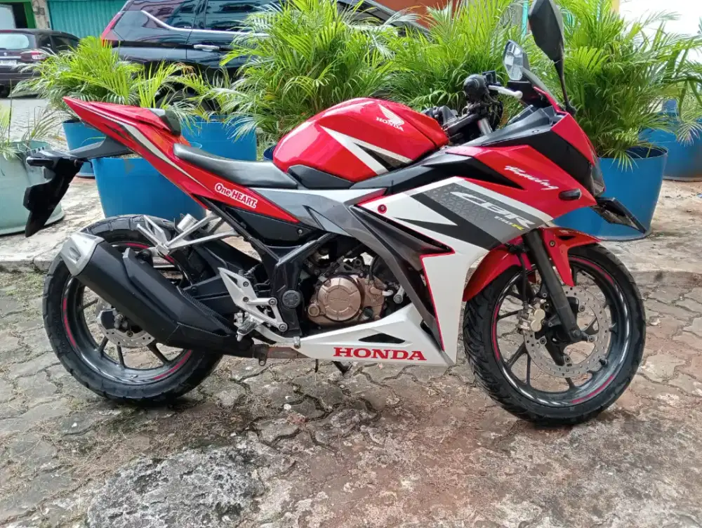 Dijual Cash Honda CBR 150 RTahun 2016