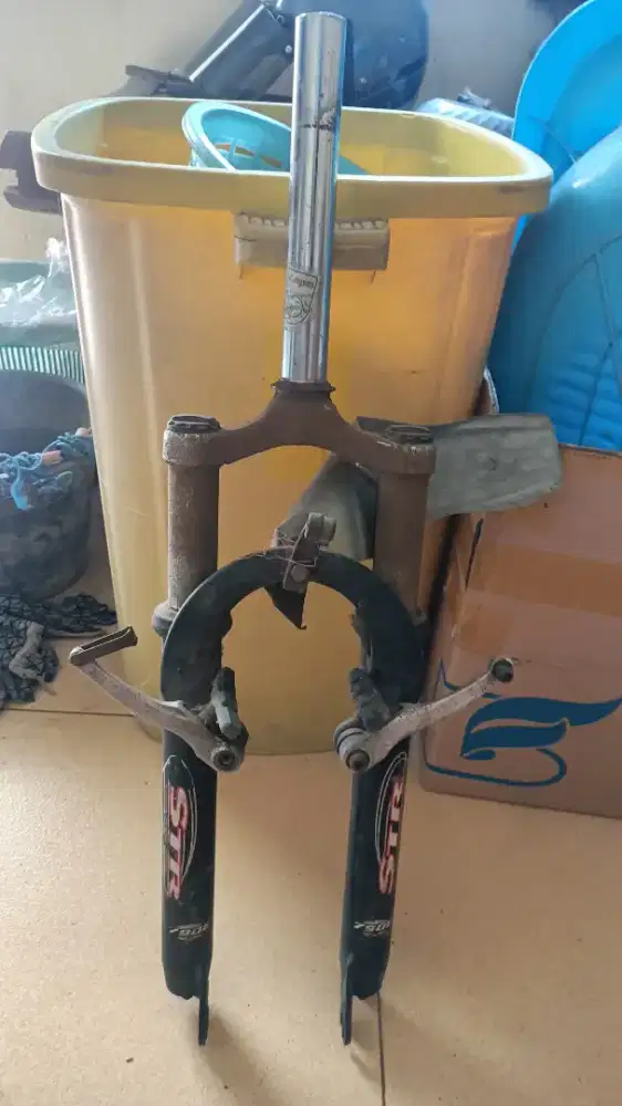 Fork suspensi united miami lama