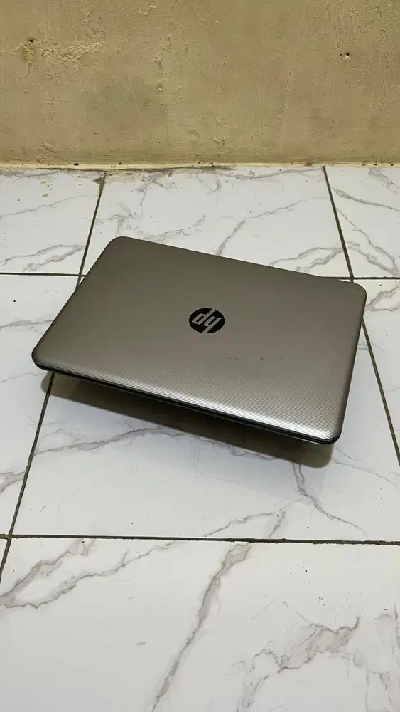 Laptop Hp 14 AN017AU Amd A6 Graphics